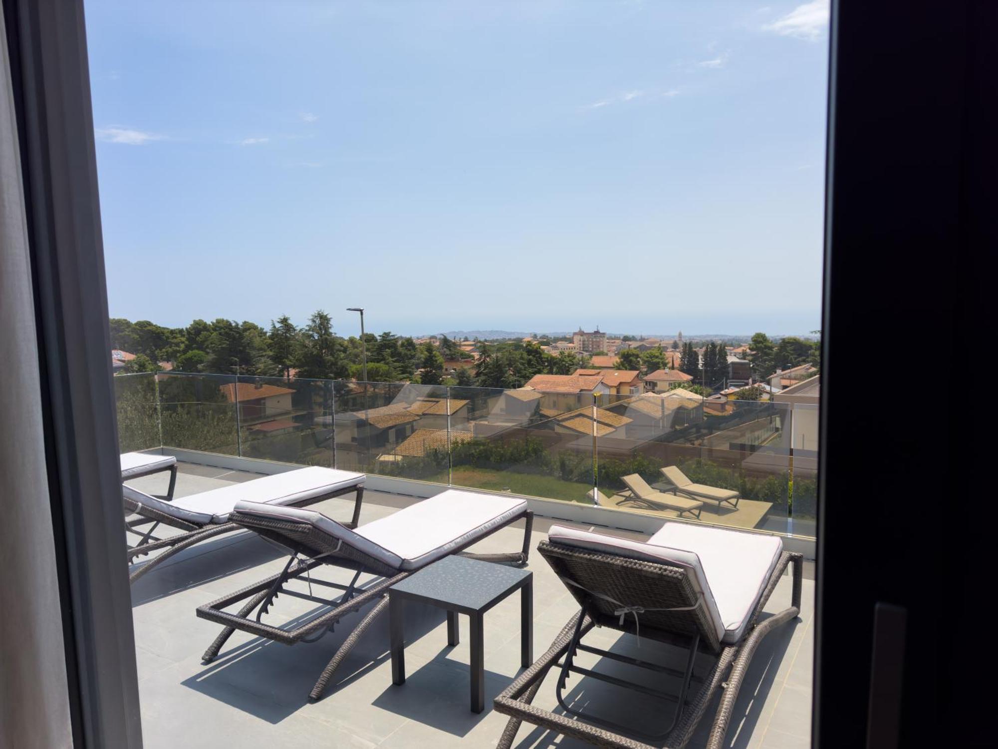 Mon Luxury Rooms Spa 니콜로시 외부 사진